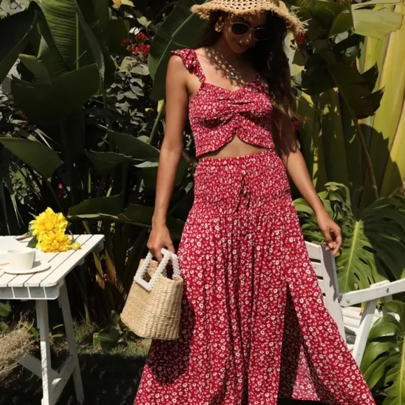 ×2 Red Floral Cotton Midi Skirt and Flutter Sleeve Top Set - Picture 12 of 13